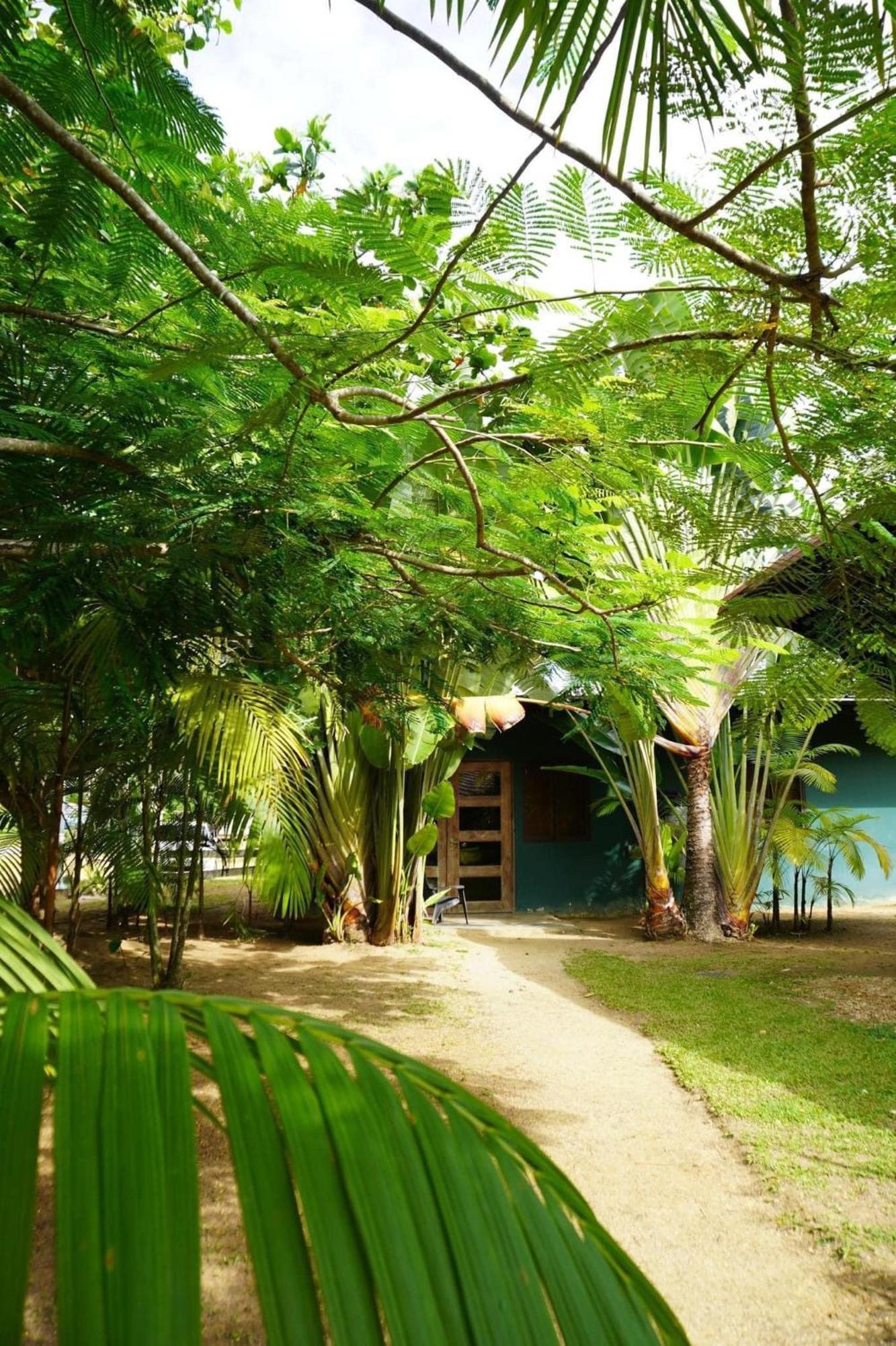 Houttuyn Wellness River Resort Paramaribo Extérieur photo